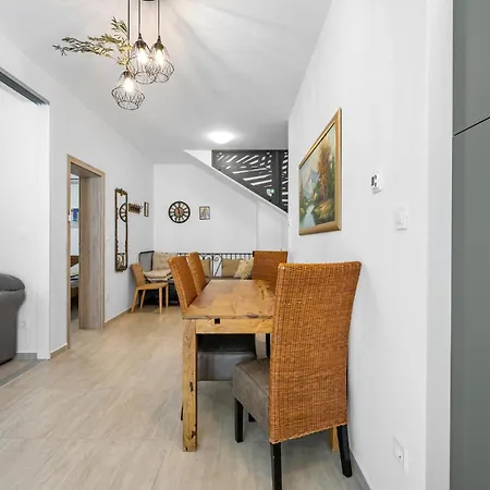 2 Bedroom Gorgeous In