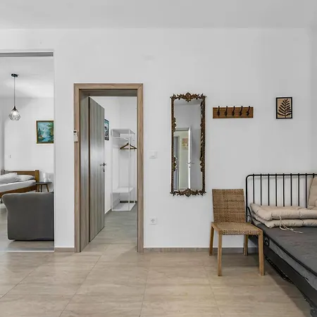 2 Bedroom Gorgeous In *