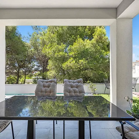 2 Bedroom Gorgeous In 公寓 *