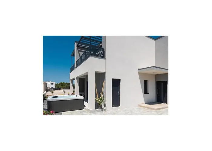 2 Bedroom Gorgeous In