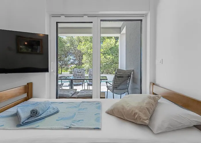 2 Bedroom Gorgeous In *