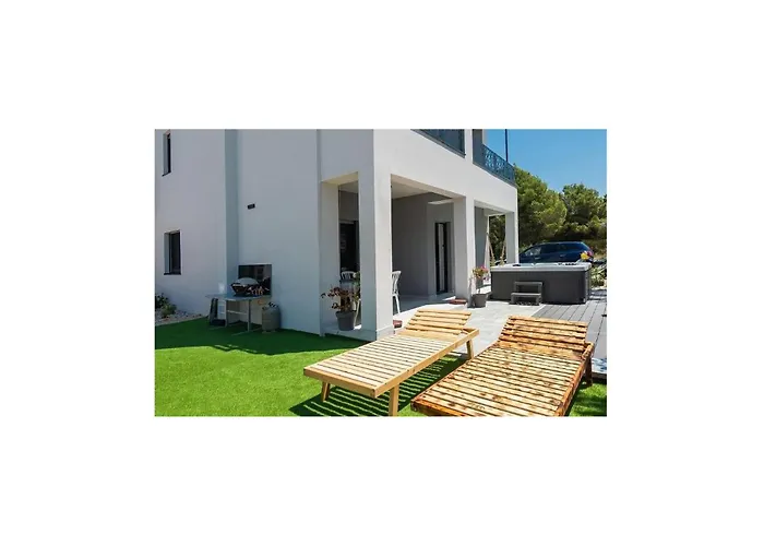 2 Bedroom Gorgeous In Vodice