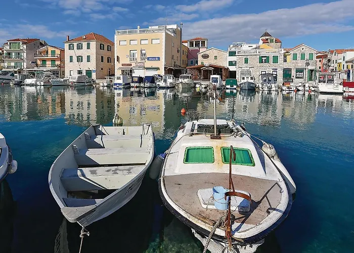 2 Bedroom Gorgeous In Appartement Vodice